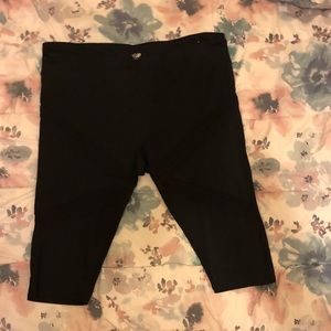 Maurice’s Capri work out leggings